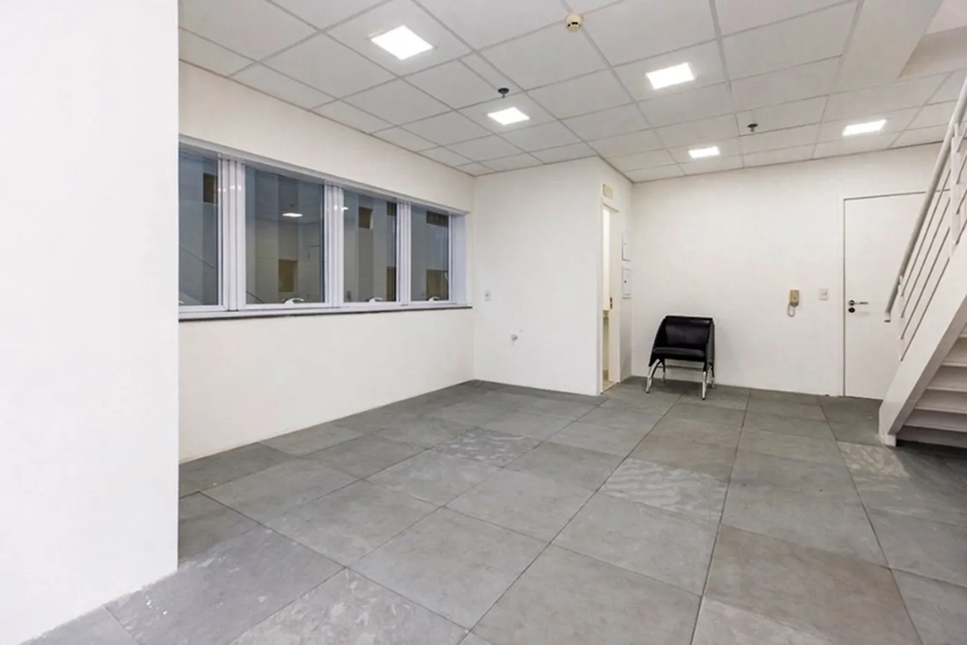 BVBR 176 Sala 601131002-74 - REMAX Ares Exclusividades — foto 2