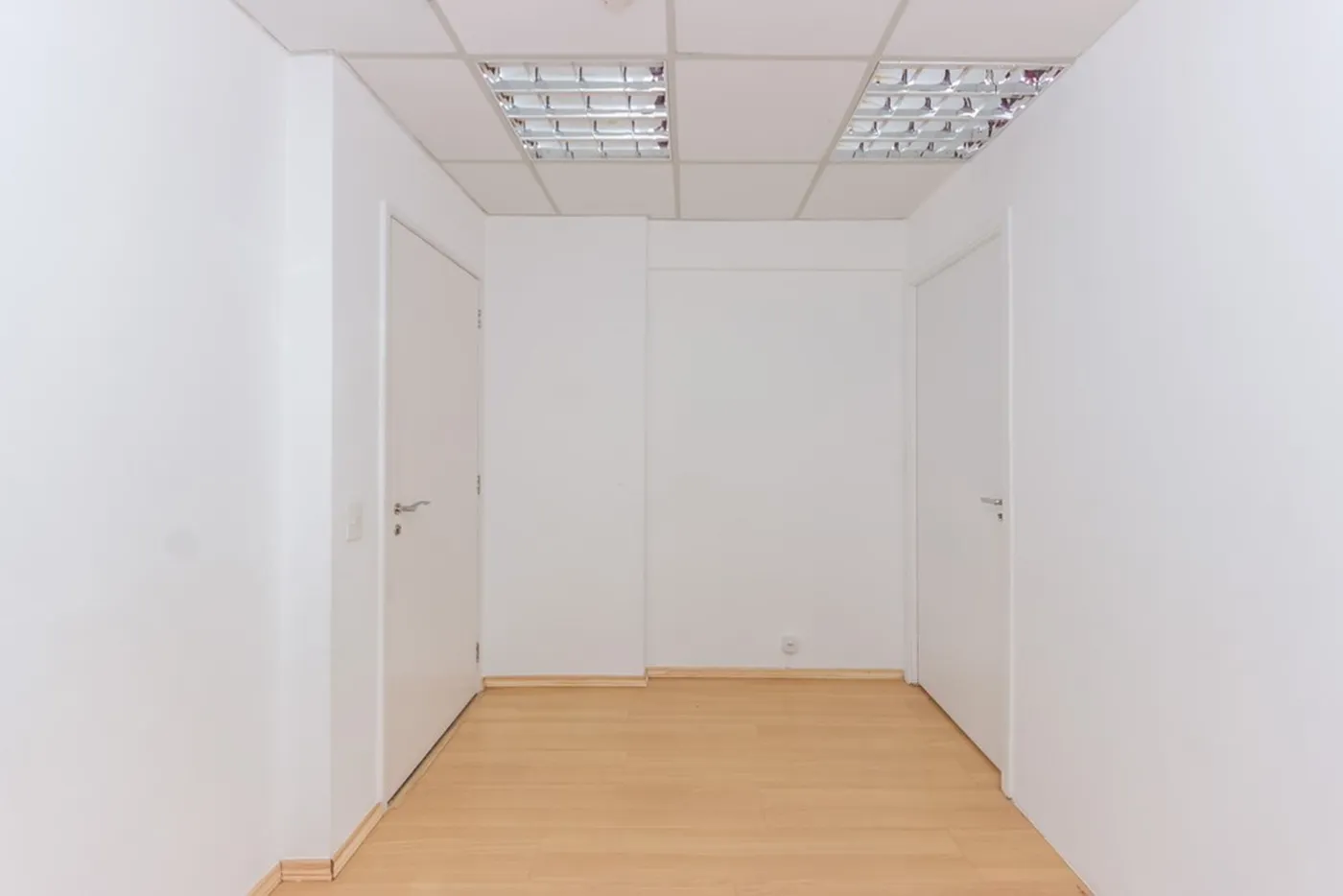 SPE 114 Sala 602031008-91 - REMAX Classique Exclusividades — foto 2