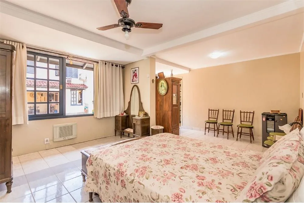 JISPAADFF 186 612521010-7 - REMAX Place Exclusividades