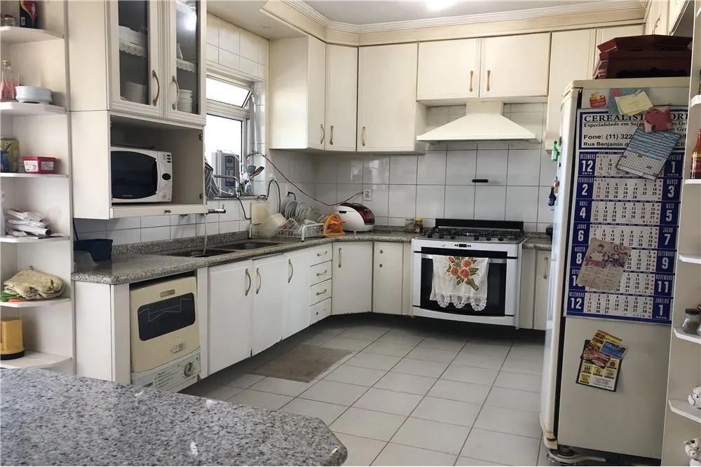 CLF 115 Apto 602031006-21 - REMAX Classique Exclusividades