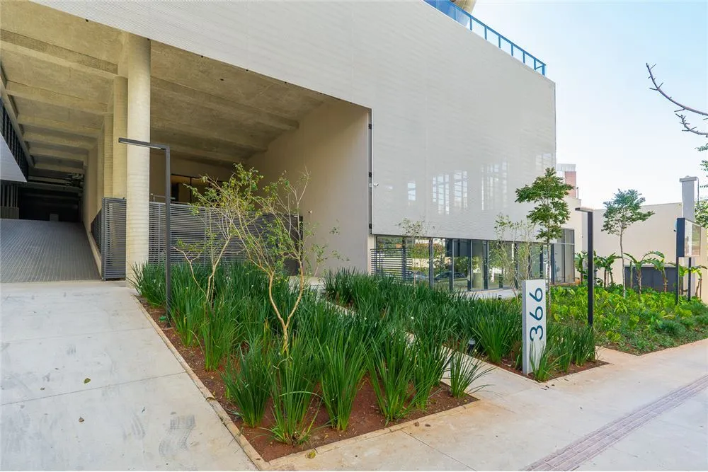ADLMP 366 Loja 601131004-96 - REMAX Ares Exclusividades