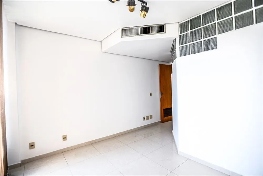 CHGV 310 Sala 612481068-125 - REMAX Andar de Cima Exclusividades
