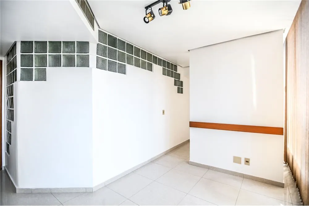 CHGV 310 Sala 612481068-125 - REMAX Andar de Cima Exclusividades