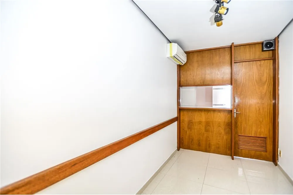 CHGV 310 Sala 612481068-125 - REMAX Andar de Cima Exclusividades