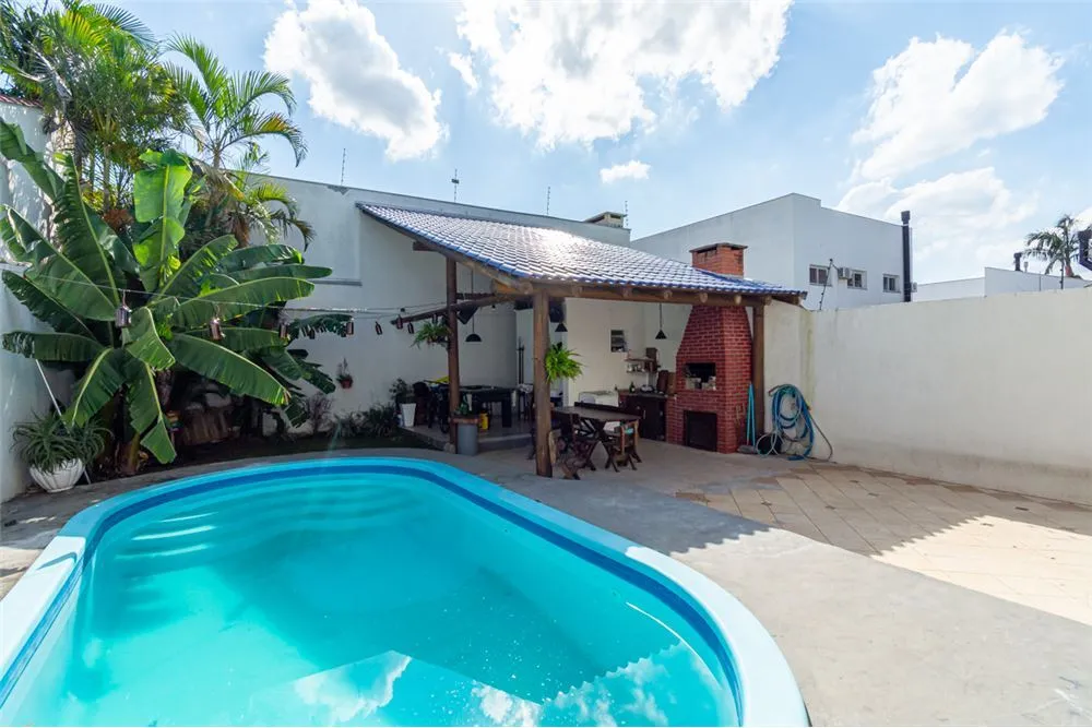 MDVDB 184 Casa 610241026-8 - REMAX 520 Exclusividades