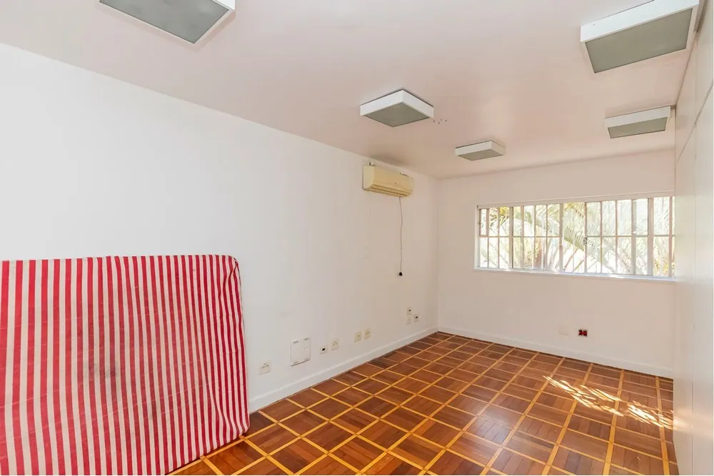 CBJDSJ 197 Loja 601361003-132 - REMAX Trio Exclusividades