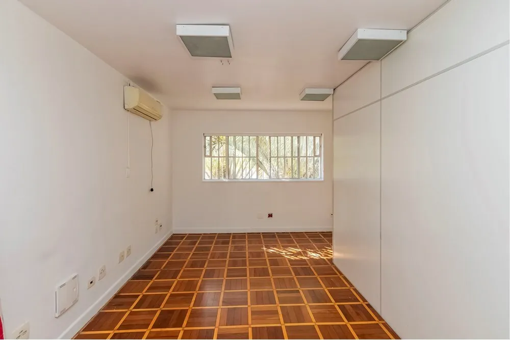 CBJDSJ 197 Loja 601361003-132 - REMAX Trio Exclusividades