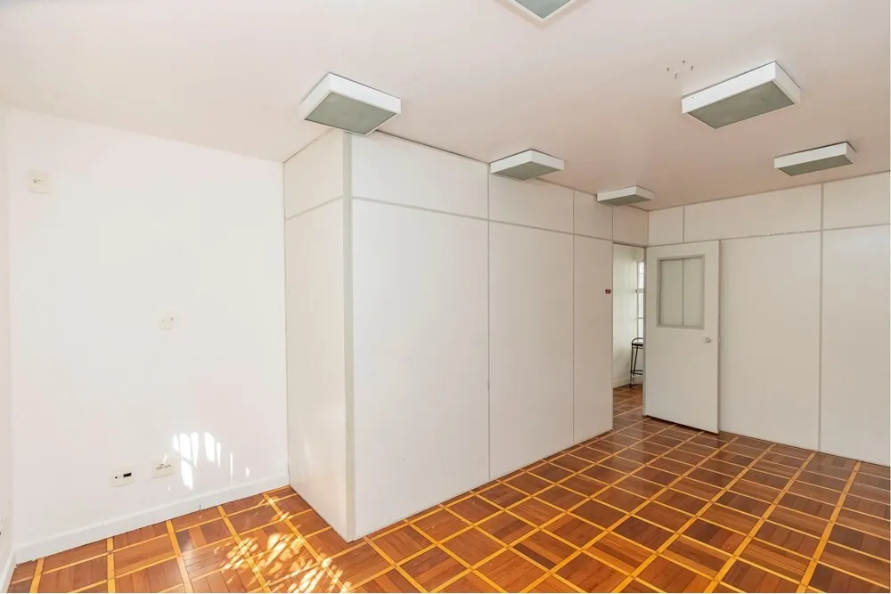 CBJDSJ 197 Loja 601361003-132 - REMAX Trio Exclusividades