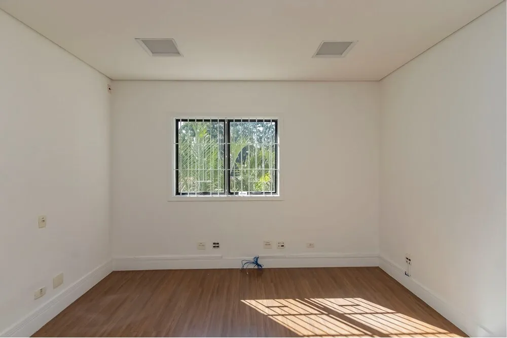 CBJDSJ 197 Loja 601361003-132 - REMAX Trio Exclusividades