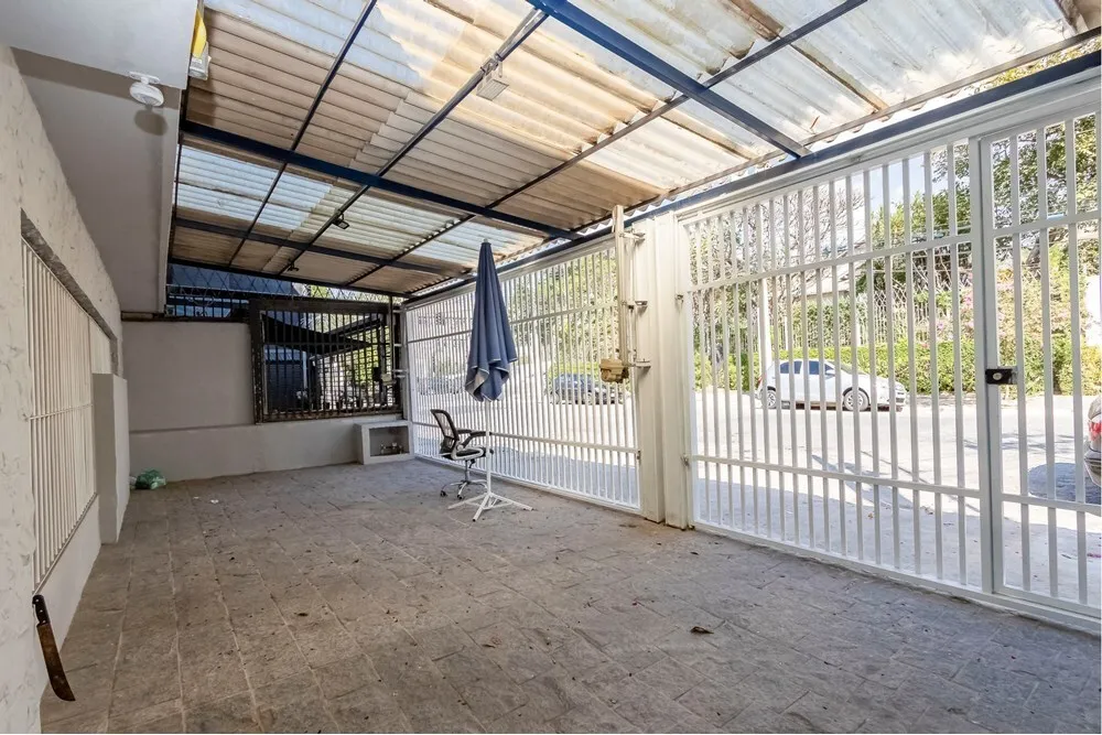 CBJDSJ 197 Loja 601361003-132 - REMAX Trio Exclusividades