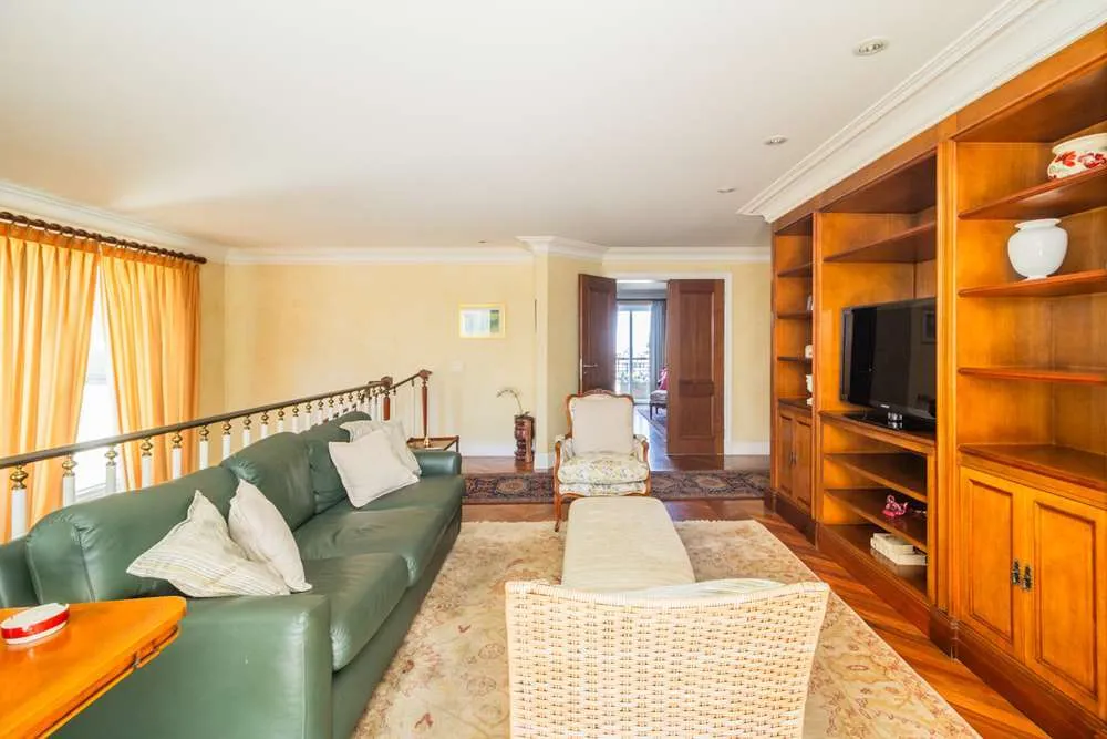 VAJG 512 Apto 601361044-23 - REMAX Trio Exclusividades