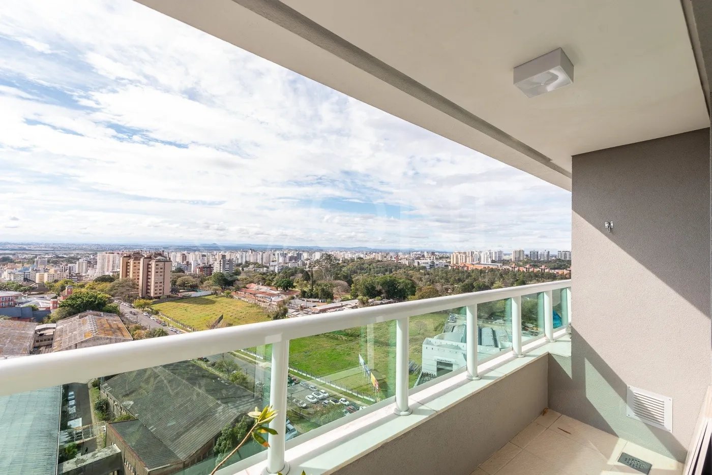 Parigi Residence Service Apto ONE20229 - One Imoveis de Luxo Exclusividades