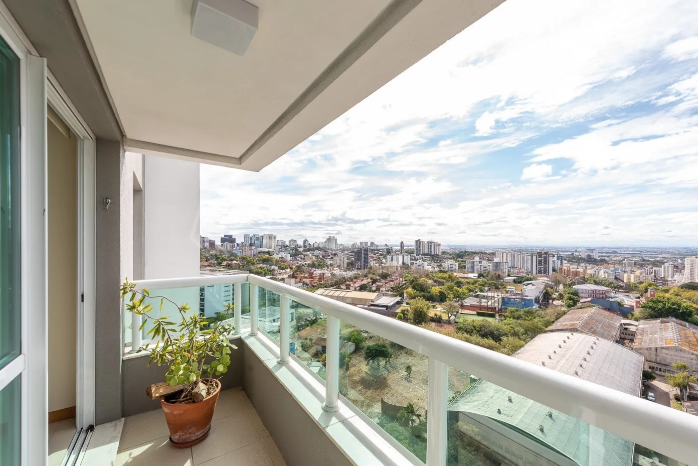 Parigi Residence Service Apto ONE20229 - One Imoveis de Luxo Exclusividades