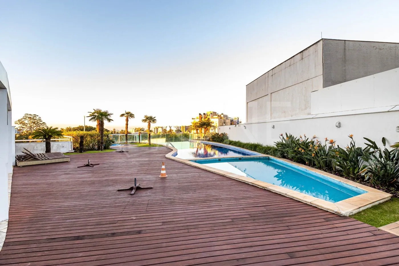 Parigi Residence Service Apto ONE20229 - One Imoveis de Luxo Exclusividades