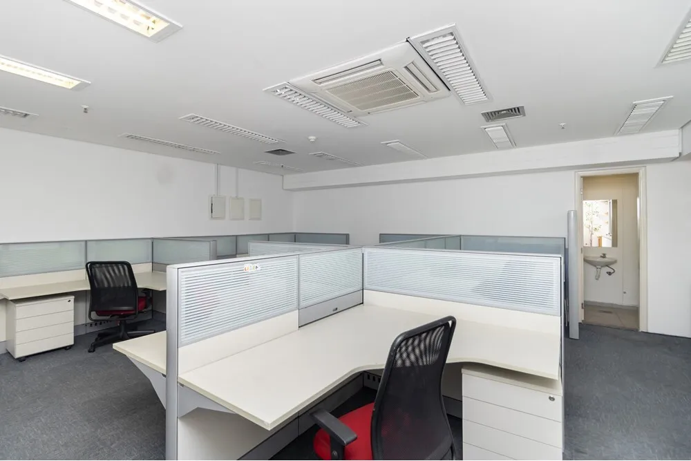 PCD 184 Sala 630331089-6 - REMAX Comunità Exclusividades