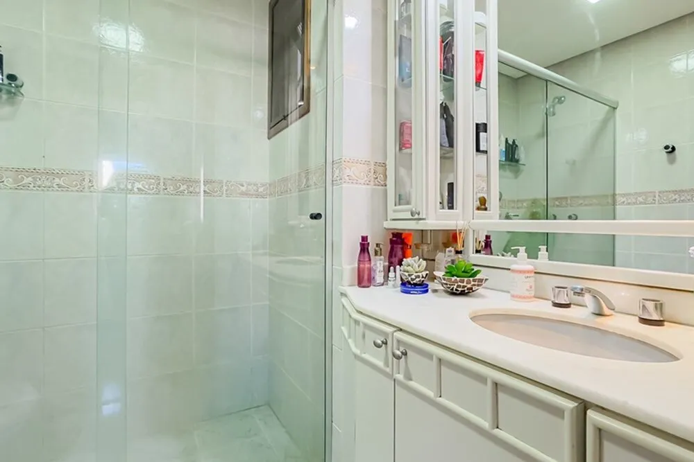JLRS 275 Apto 610101004-37 - REMAX Tri Exclusividades