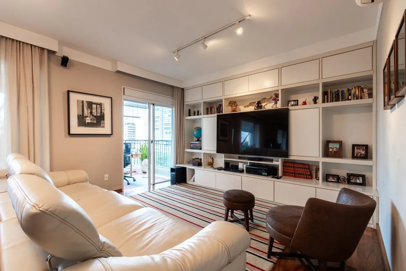CBZDG 881 Apto 601361043-48 - REMAX Trio Exclusividades