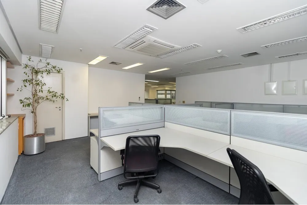 PCD 184 Sala 630331089-9 - REMAX Comunità Exclusividades