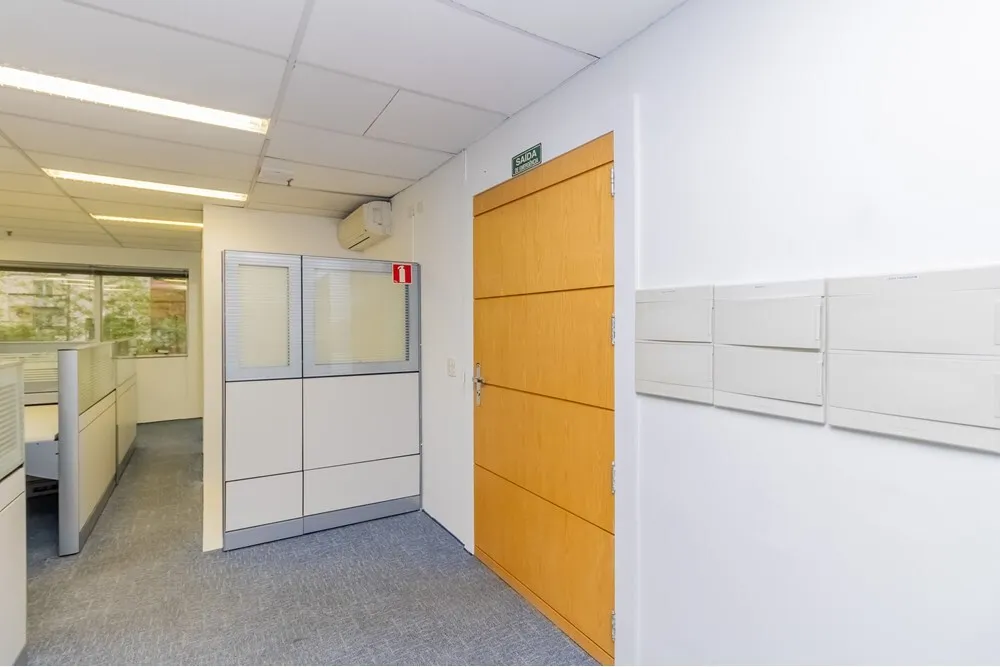 PCD 184 Sala 630331089-9 - REMAX Comunità Exclusividades
