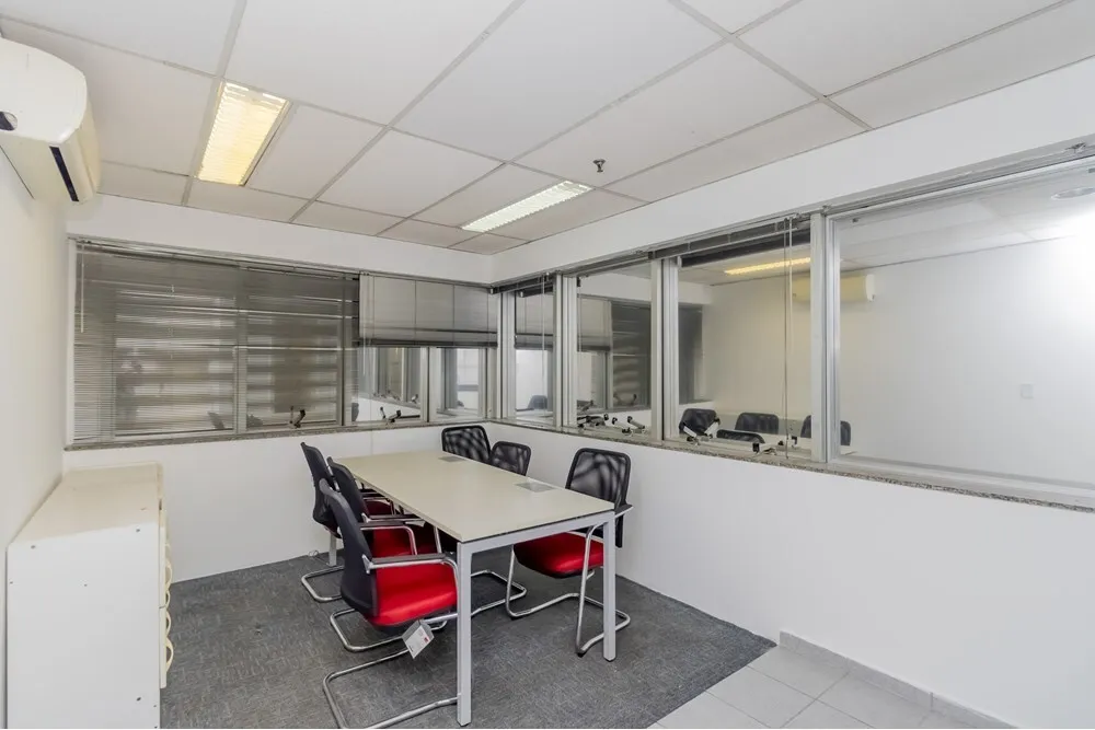 PCD 184 Sala 630331089-9 - REMAX Comunità Exclusividades
