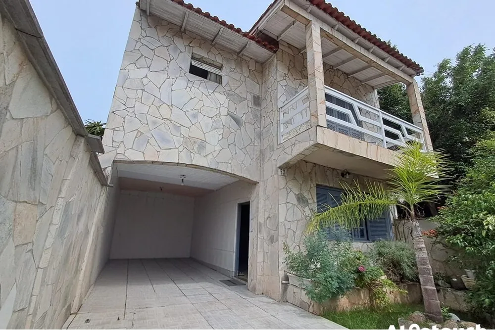 JAI 52 Casa 612531034-100 - Remax MC3 Exclusividades