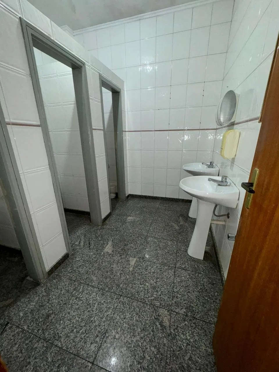 Edifício Credireal Sala 301 - Joal Teitelbaum Dações