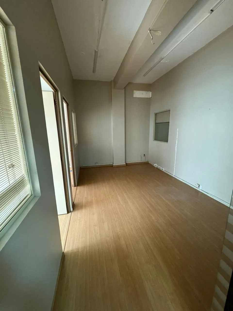 Edifício Credireal Sala 301 - Joal Teitelbaum Dações