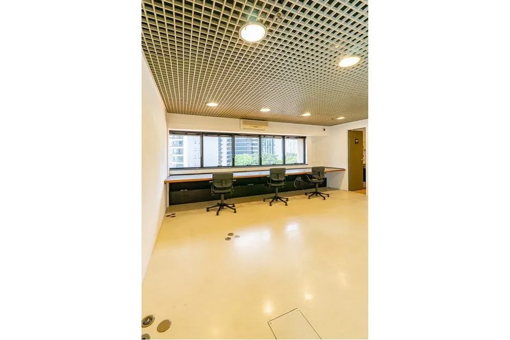 VOF 929 Sala 601131015-69 - REMAX Ares Exclusividades