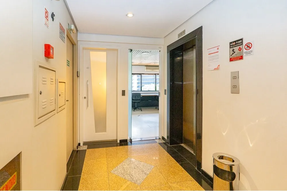 VOF 929 Sala 601131015-69 - REMAX Ares Exclusividades