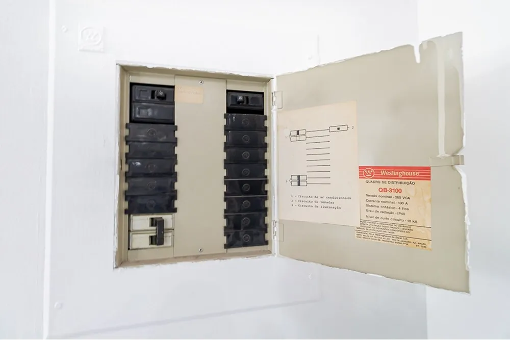 SCA 672 Sala 601081007-90 - REMAX Lepex Exclusividades