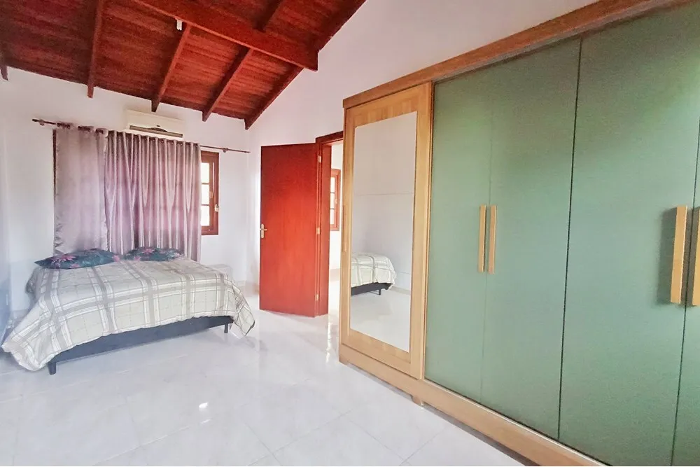 SLTR 6614 Casa 612531059-27 - Remax MC3 Exclusividades