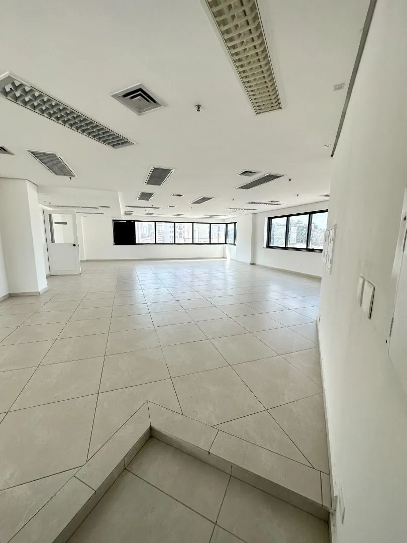 Vari Santana Sala CJ0692 - Oui Imóveis Exclusividades