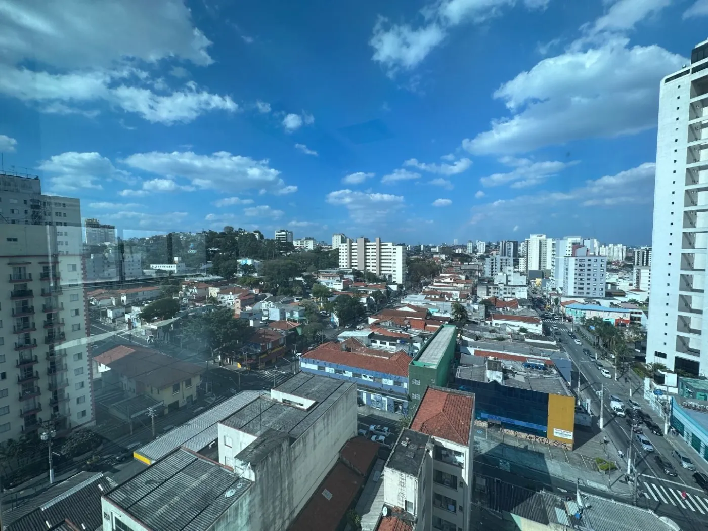 Vari Santana Sala CJ0692 - Oui Imóveis Exclusividades