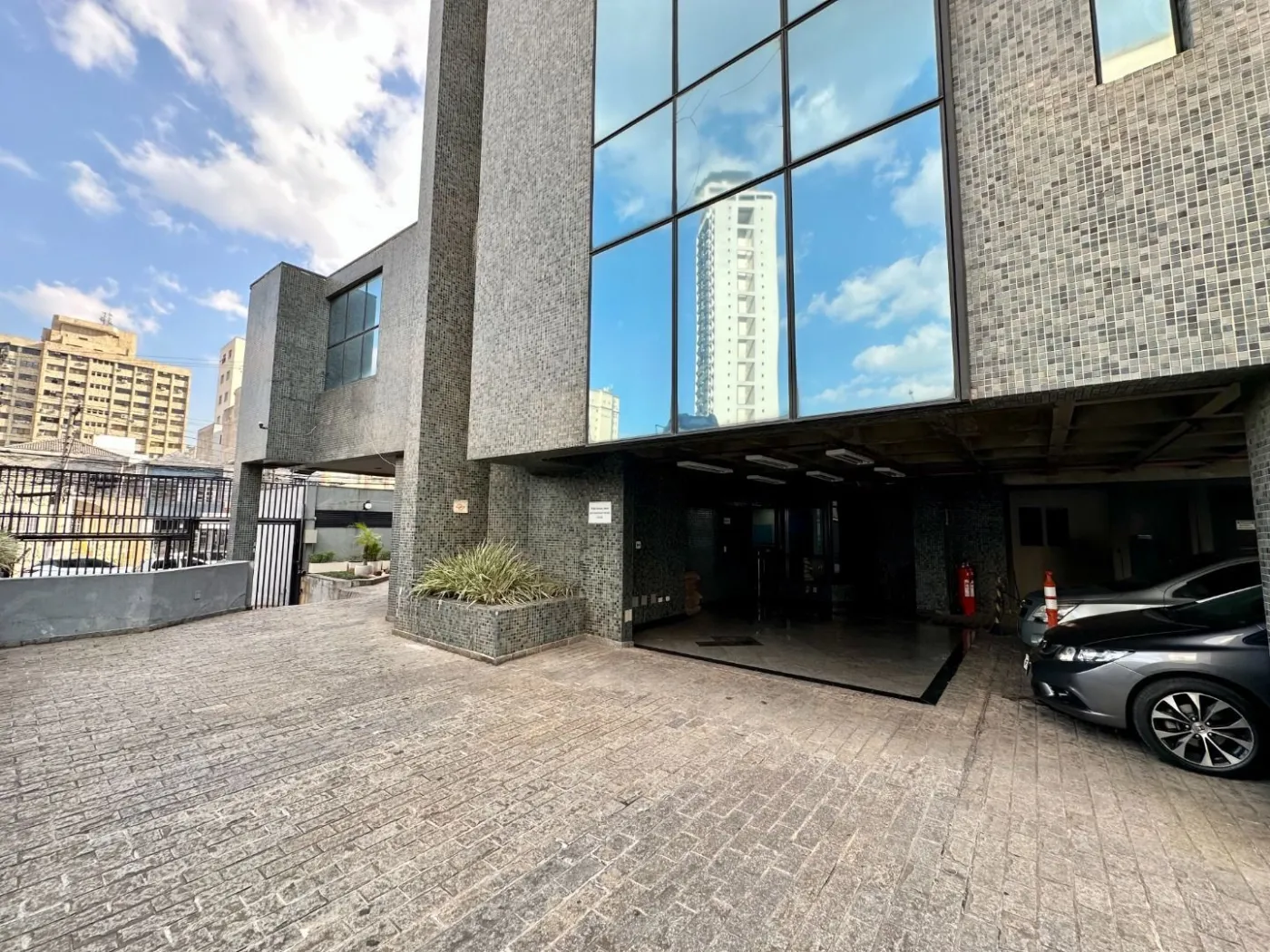 Vari Santana Sala CJ0693 - Oui Imóveis Exclusividades