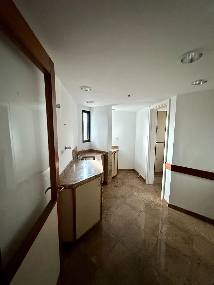 Vari Santana Sala CJ0694 - Oui Imóveis Exclusividades