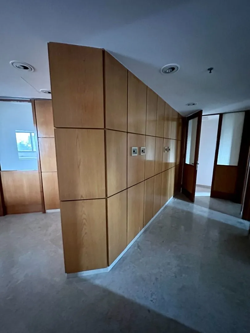 Vari Santana Sala CJ0694 - Oui Imóveis Exclusividades