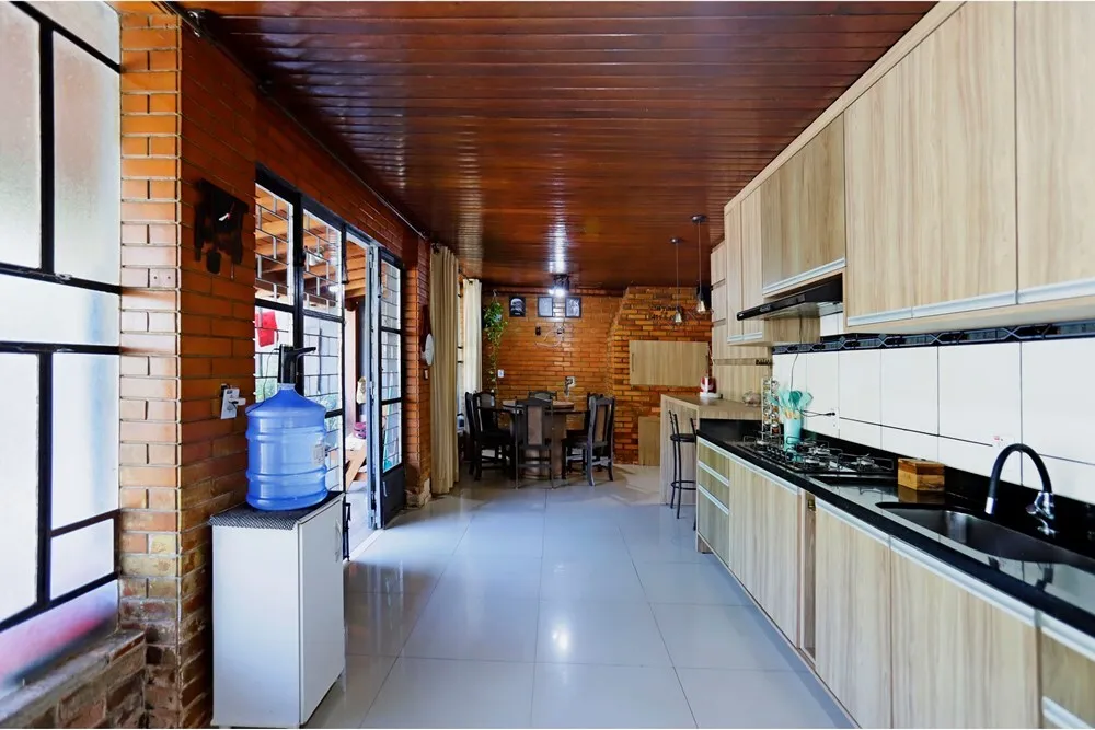 RBCLP 75 Casa 612531048-8 - Remax MC3 Exclusividades