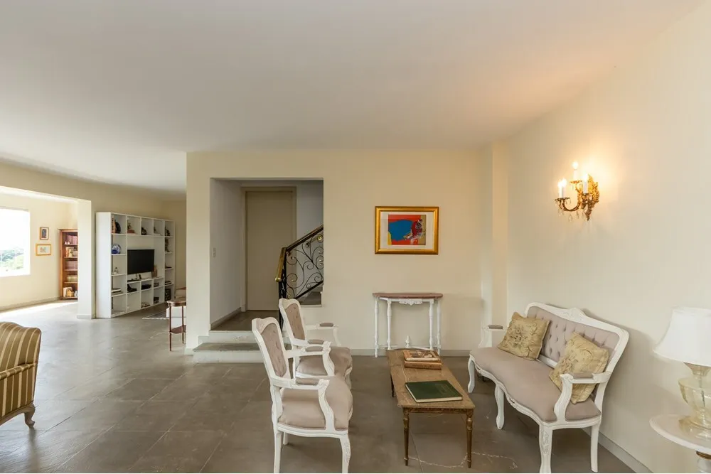PFQM 142 630331091-15 - REMAX Comunità Exclusividades