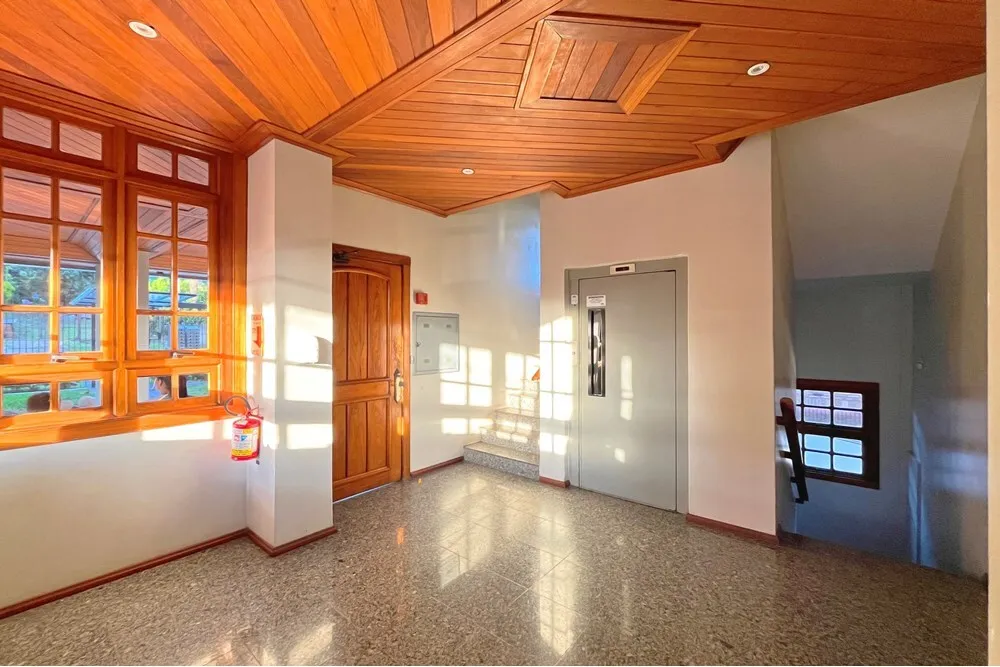 CJ 1201 Apto 610191043-14 - REMAX Casa Sul Exclusividades