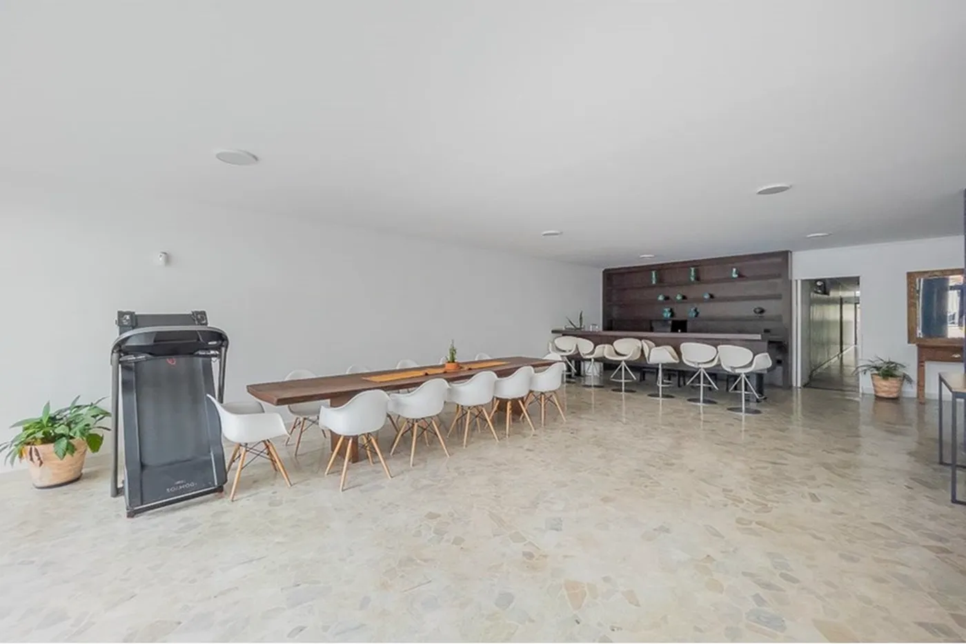 CCJM 433 Apto 601081064-35 - REMAX Lepex Exclusividades