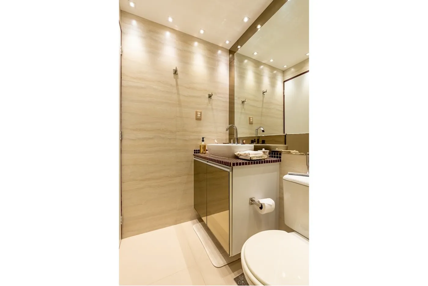 APO 715 Apto 601971016-456 - REMAX Empire Exclusividades