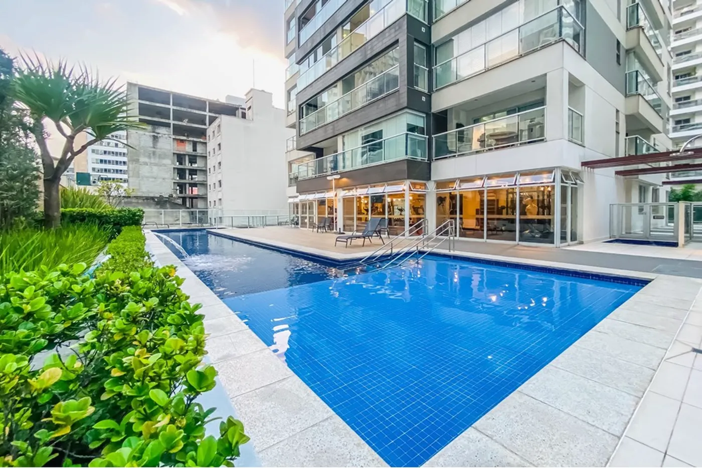 CA 901 Apto 601081062-42 - REMAX Lepex Exclusividades