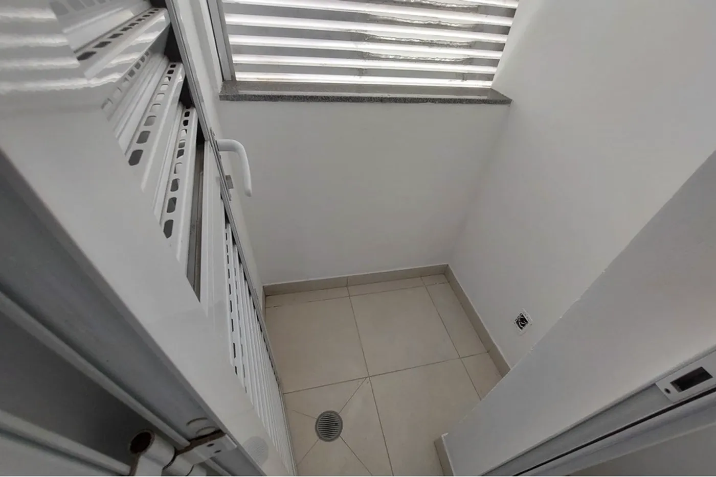 JODG 99 Sala 602161018-6 - REMAX Meraki Exclusividades