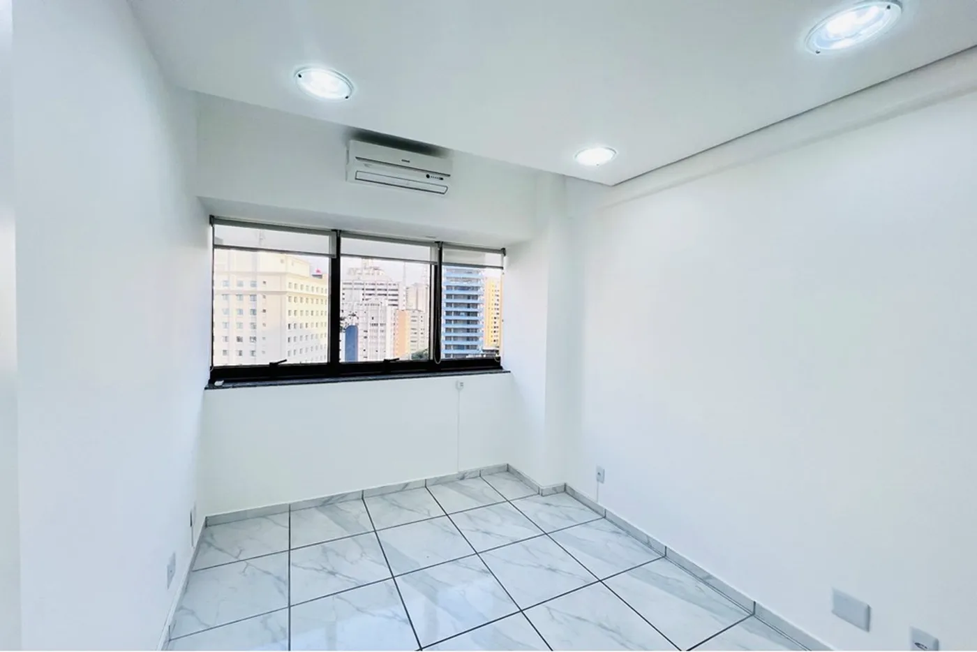 BVI 240 Sala 601261059-112 - REMAX Terra Exclusividades