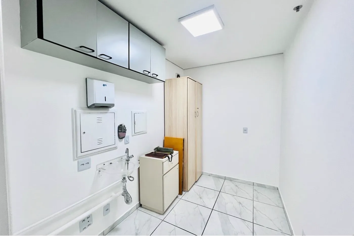 BVI 240 Sala 601261059-112 - REMAX Terra Exclusividades