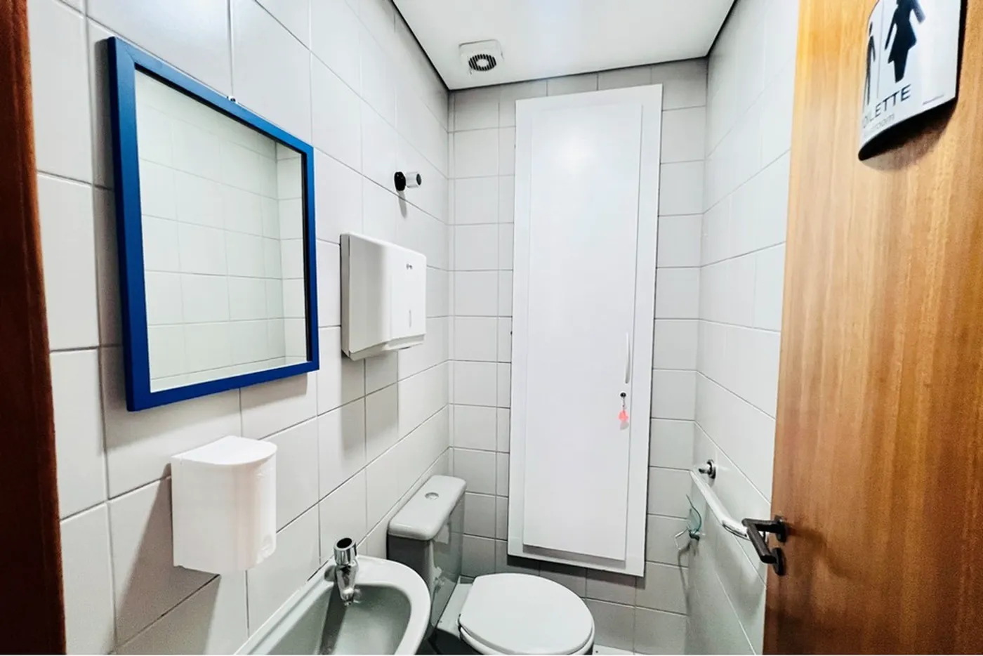 BVI 240 Sala 601261059-112 - REMAX Terra Exclusividades