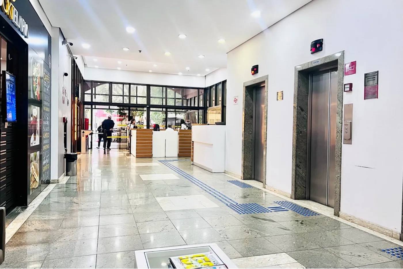 BVI 240 Sala 601261059-112 - REMAX Terra Exclusividades