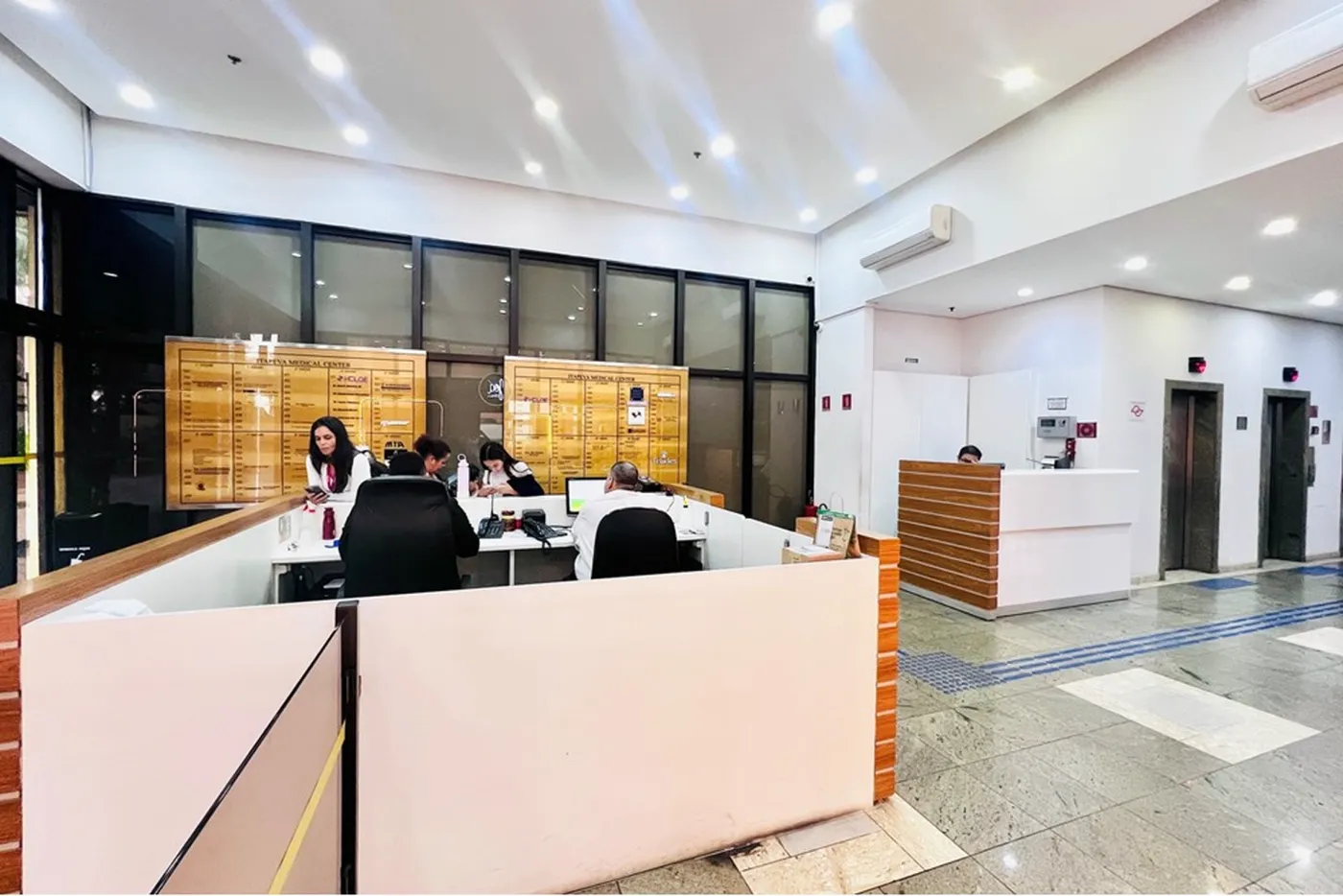 BVI 240 Sala 601261059-112 - REMAX Terra Exclusividades