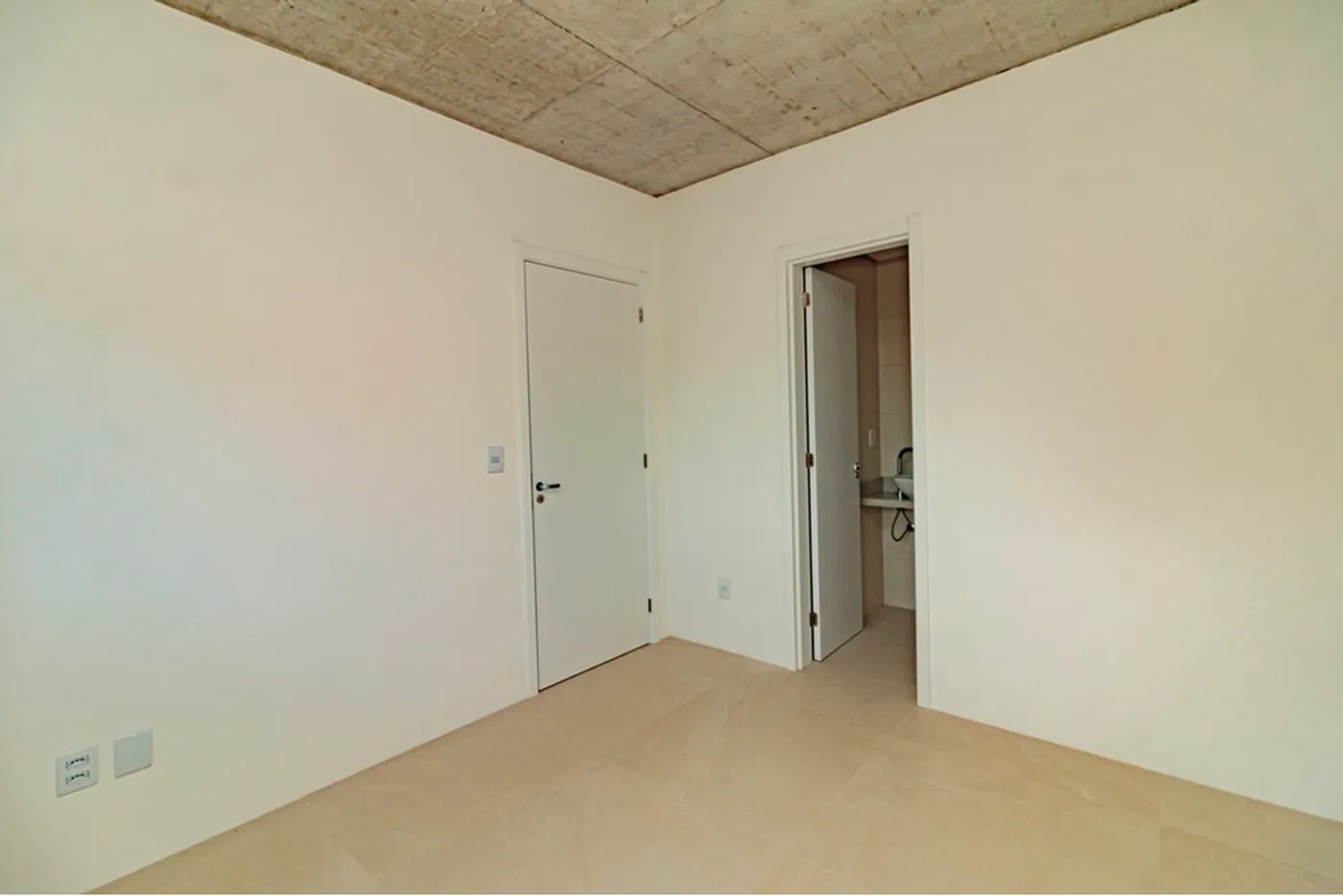FJB 187 Apto 612491036-25 - REMAX Trend Exclusividades