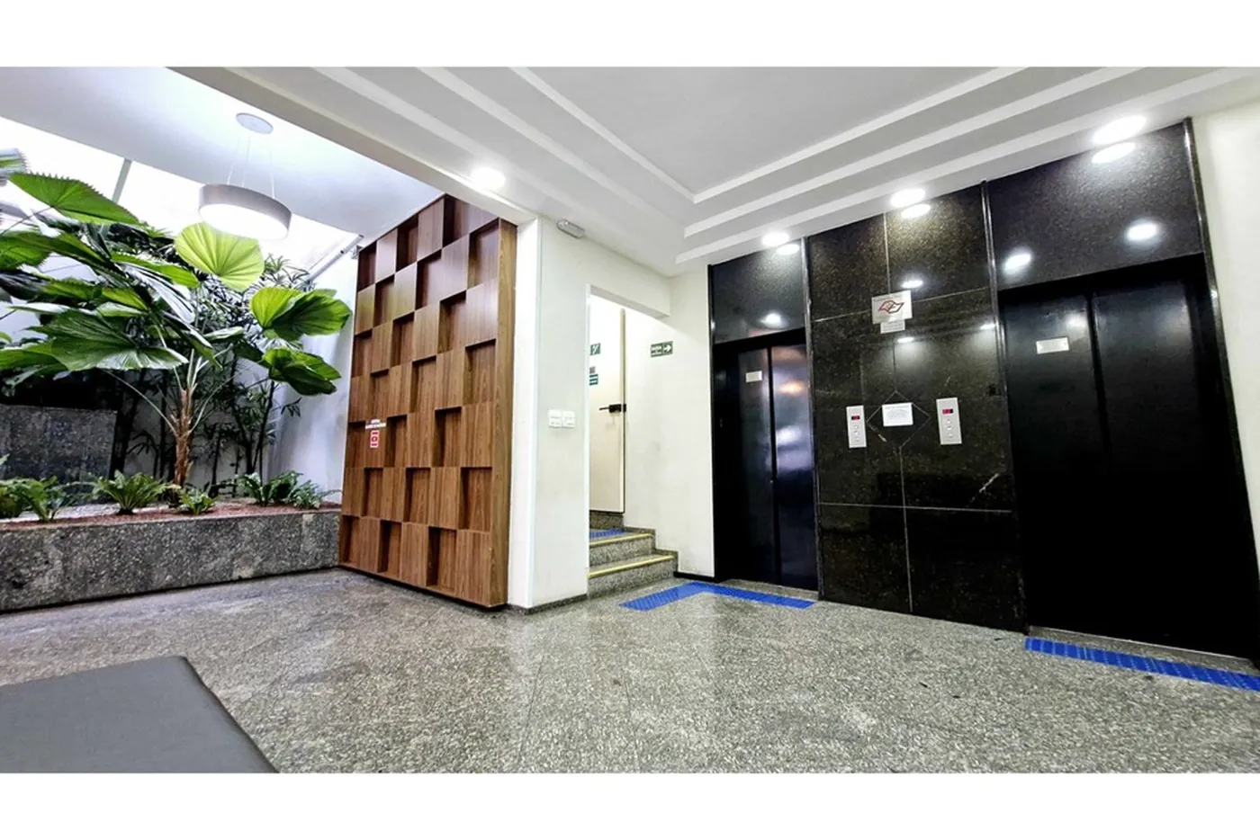 CFC 1212 Sala 601361040-137 - REMAX Trio Exclusividades